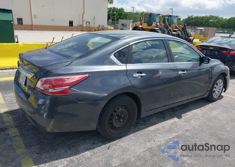 2013 Nissan Altima 2.5 S z USA, uszkodzony, nr VIN 1N4AL3AP5DC159972